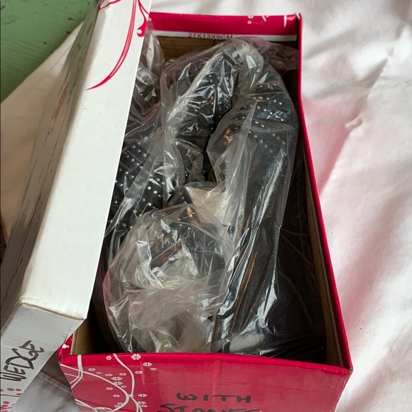 NWoT Black faux suede and patent wedges - Picture 8 of 8